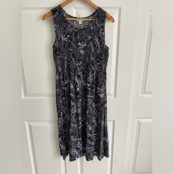 Croft & Borrow XL Scoop Neck Black/White Lightweight Midi Paisley Smocked Dress - Picture 1 of 6